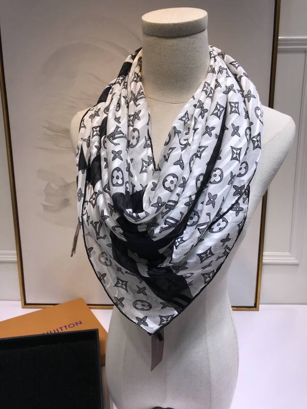 Louis Vuitton Scarf LVC00595